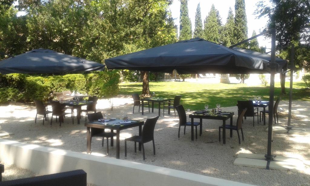 Hostellerie Les Frenes Avignon Exterior foto