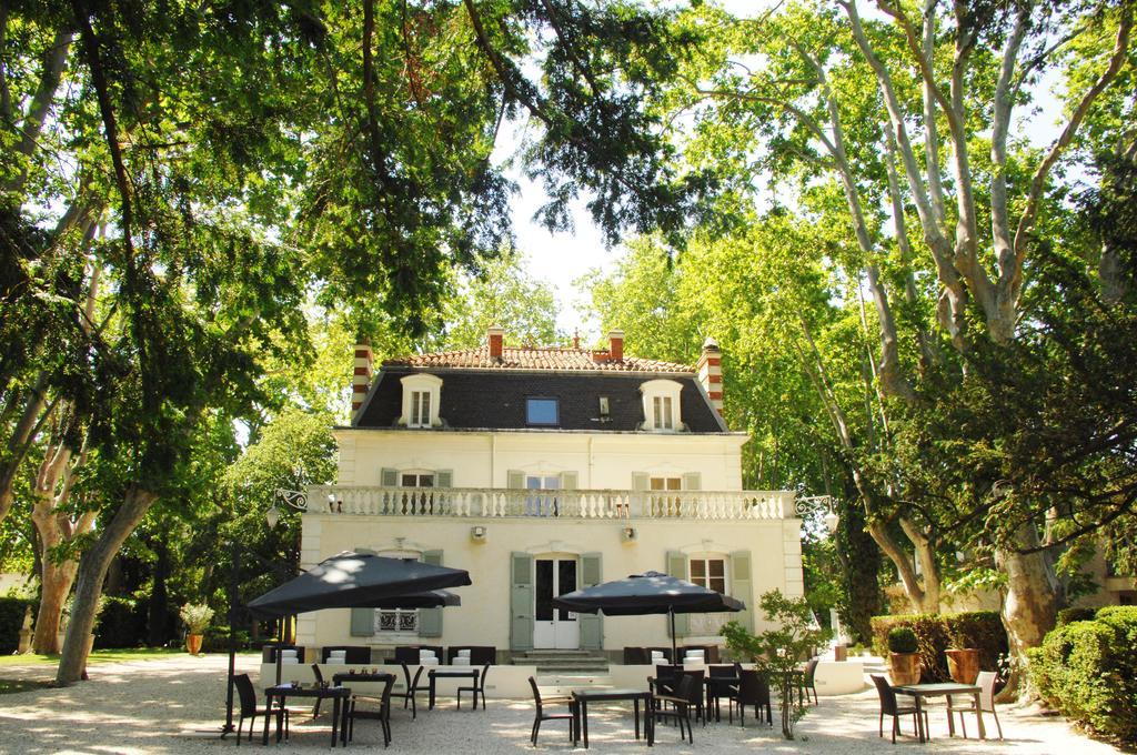 Hostellerie Les Frenes Avignon Exterior foto