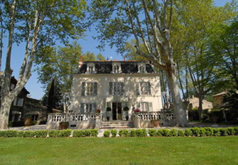 Hostellerie Les Frenes Avignon Exterior foto